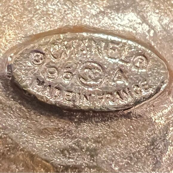 Chanel
Black Gripoix Glass and Gold Metal Grapevine CC Earrings - Picture 6 of 7